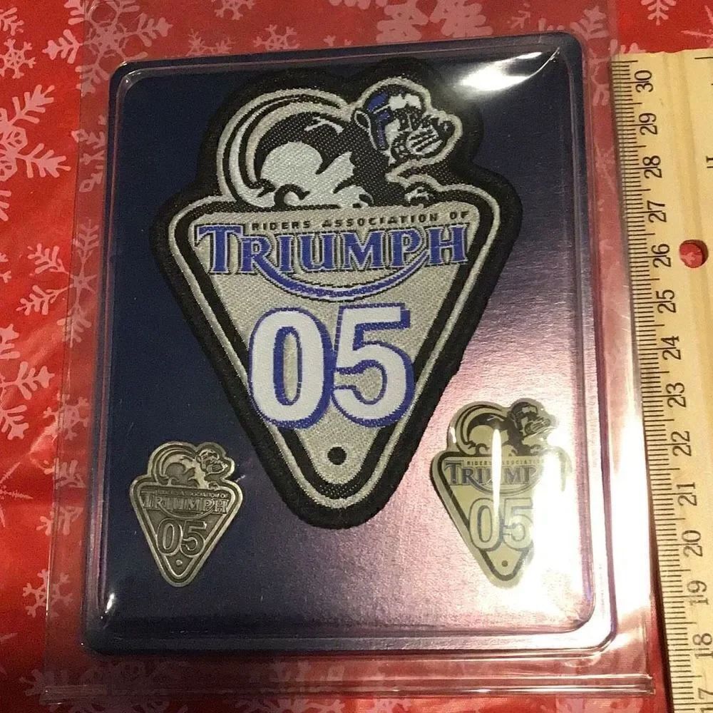 Triumph rat badge, lapel, pin and sticker, rare and hard to find 05 edition new